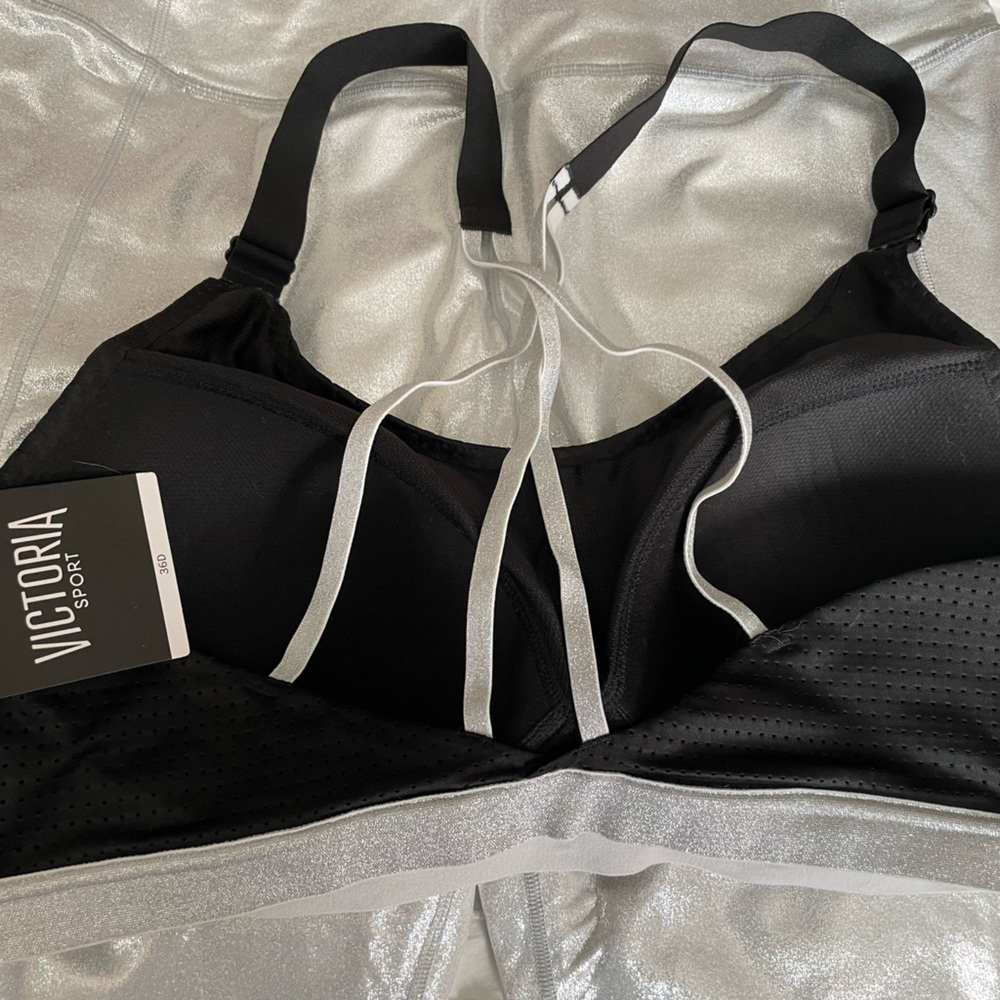 NWT VS Sport Set - Picture 4 of 4